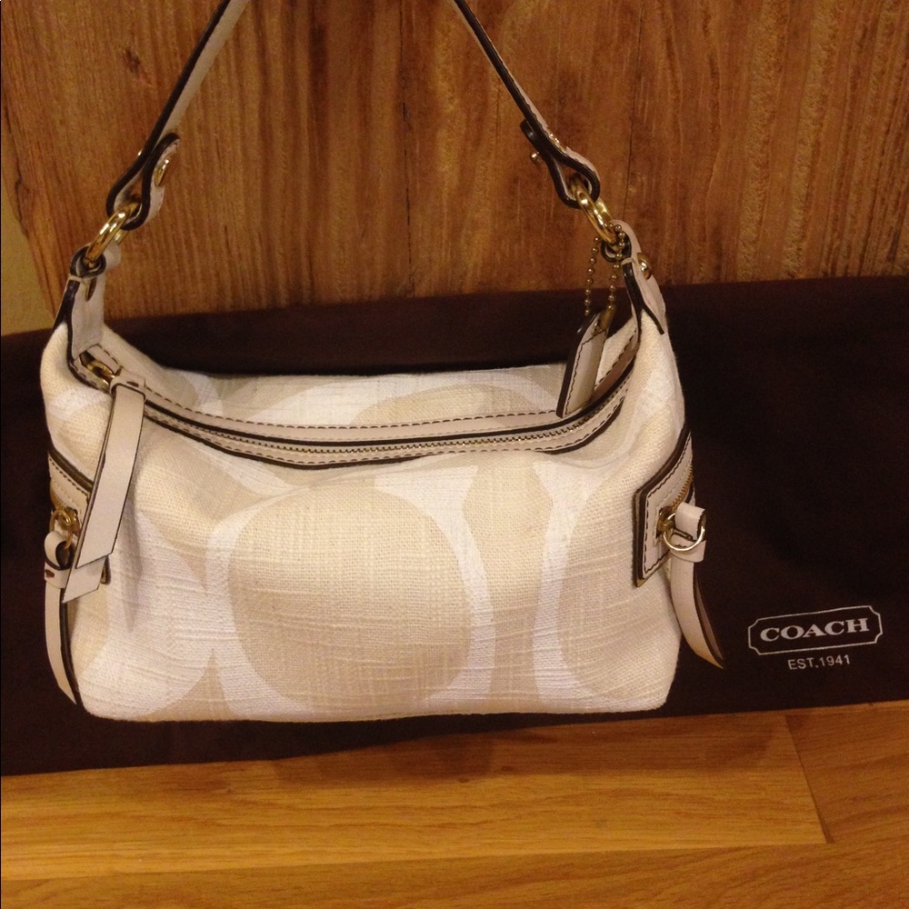 MINI COACH w dust cover, Used once for a wedding